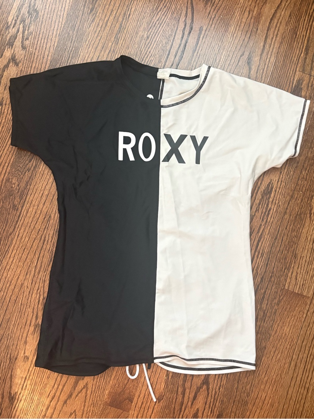 Roxy Women’s Split Black & White Logo RashGuard